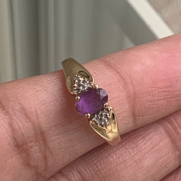 10k Gold Amythest Stone Ring - 5.5